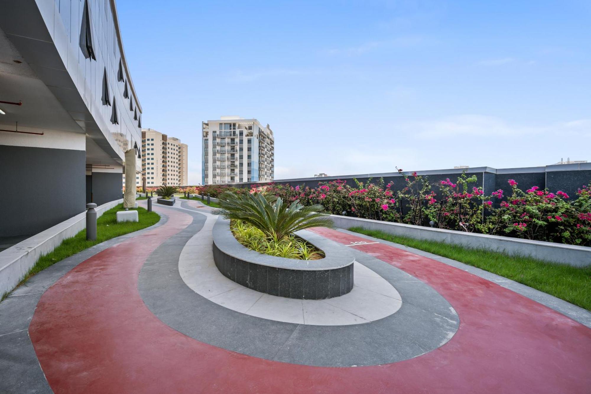 شقة In Dubailand - Bright And Airy *