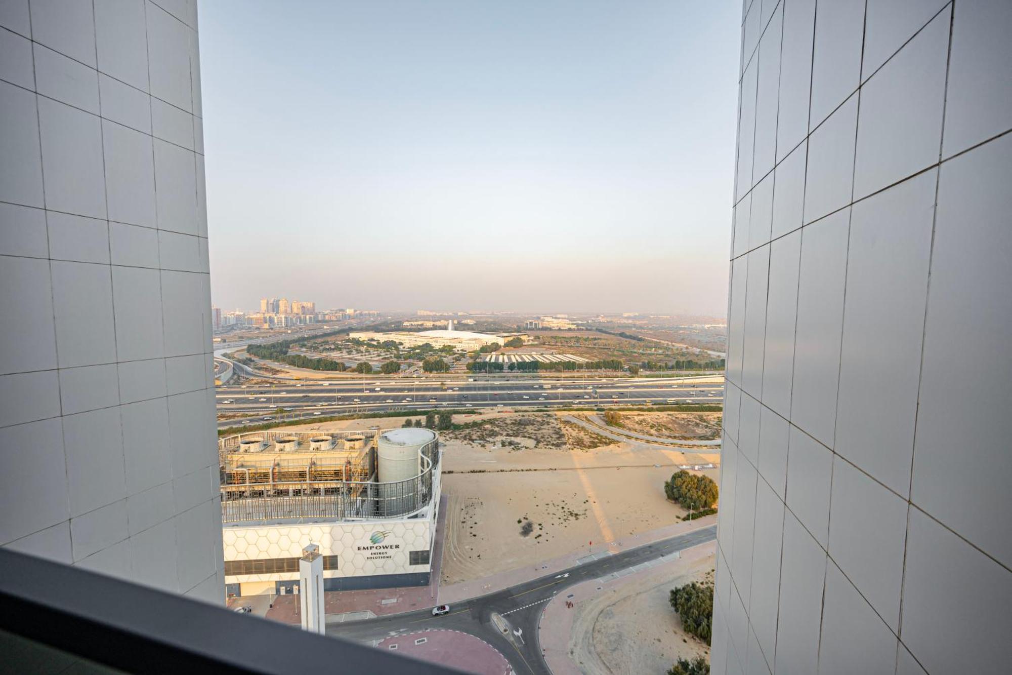 In Dubailand - Bright And Airy * دبي