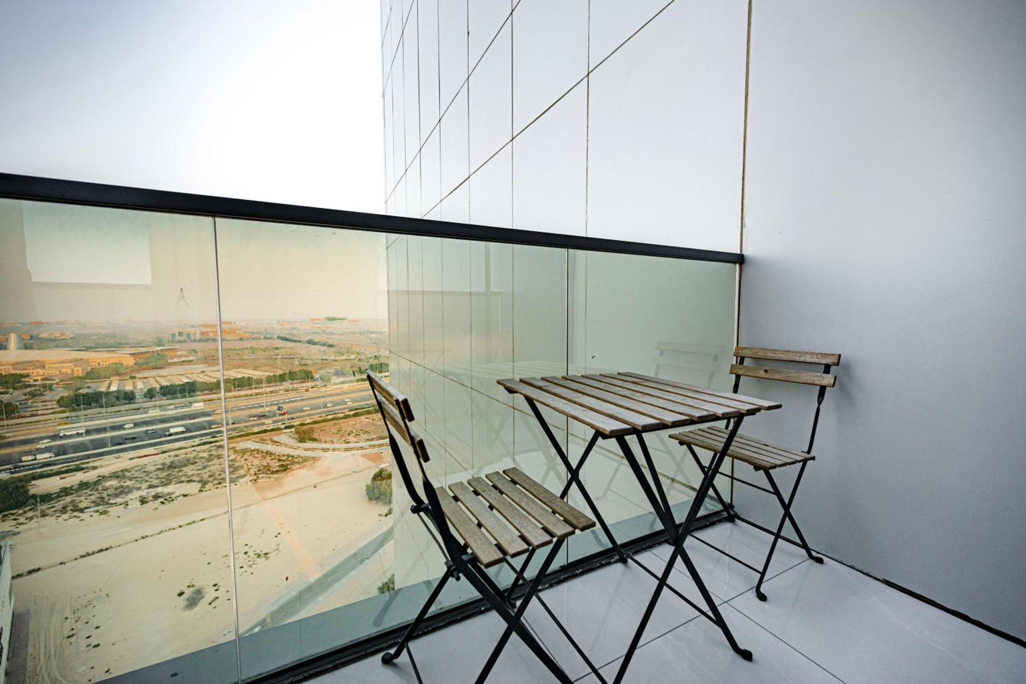 In Dubailand - Bright And Airy شقة